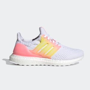 NEW - adidas ULTRABOOST 5.0 DNA SHOES - Size 9